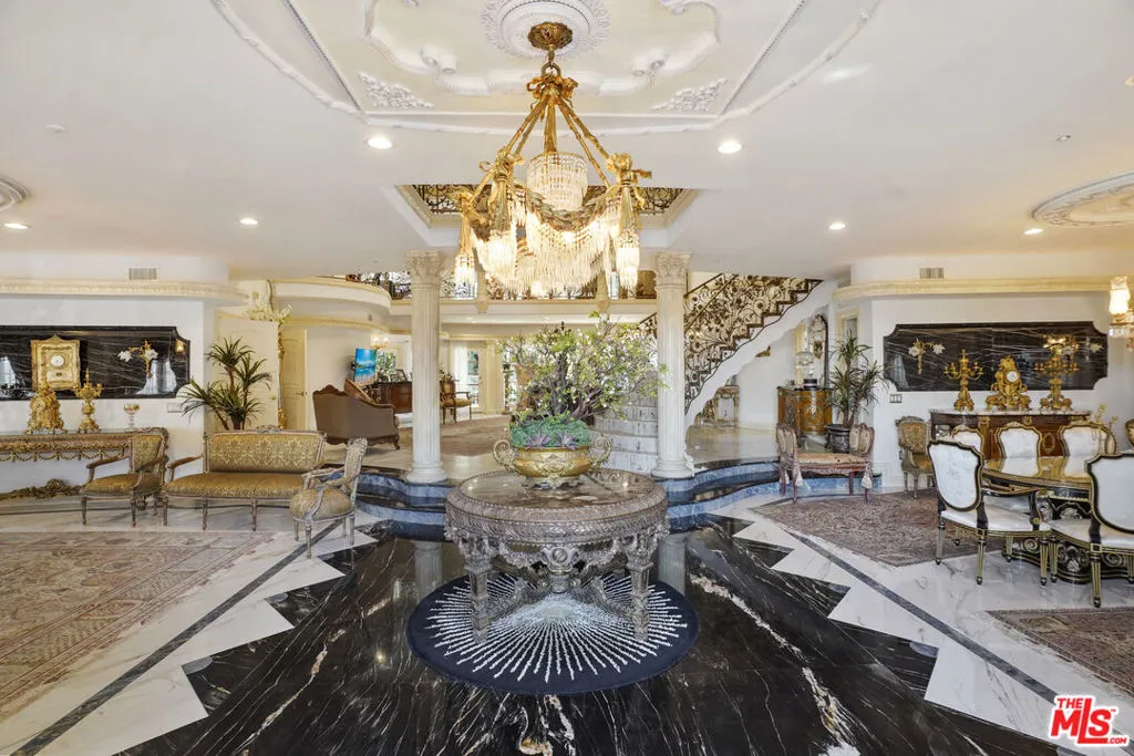 2258 Gloaming Way, Beverly Hills, California 90210 home-pic-1